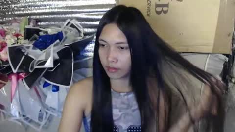 Snapshot of sweet_lady14 chatting on April 30, 4:35 pm sweet_lady14 online show from April 30, 4:35 pm