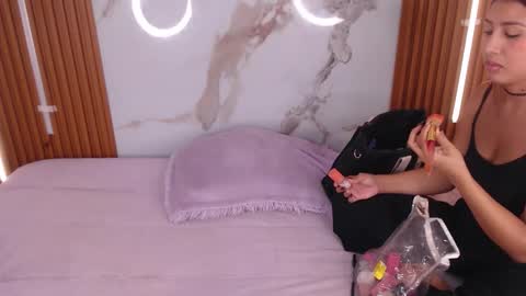 carollay online show from December 4, 12:25 pm