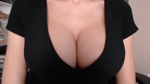 Snapshot of sweet_lil_thing chatting on November 14, 5:28 am Jen online show from November 14, 5:28 am