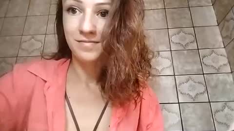 Snapshot of sweet_lilgirl_x chatting on July 5, 11:28 am Anna online show from July 5, 11:28 am