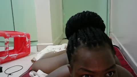 Snapshot of sweet_lilianah chatting on February 7, 3:45 am sweet_lilianah online show from February 7, 3:45 am