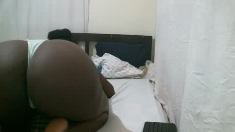 Snapshot of sweet_lilianah chatting on February 14, 3:00 am sweet_lilianah online show from February 14, 3:00 am