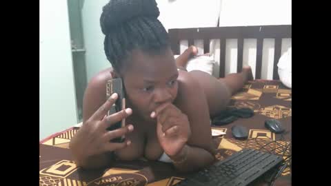 Snapshot of sweet_lilianah chatting on February 17, 3:15 am sweet_lilianah online show from February 17, 3:15 am