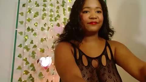 Snapshot of sweet_lilth chatting on May 29, 2:48 pm sweet-lilith online show from May 29, 2:48 pm