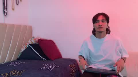 Snapshot of sweet_litle_ chatting on May 22, 12:11 pm Mia online show from May 22, 12:11 pm