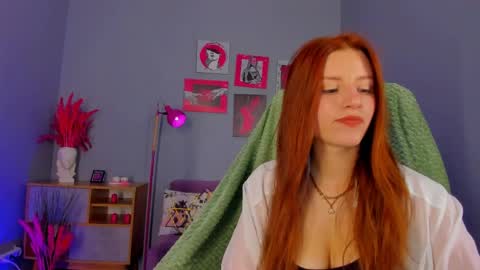 Snapshot of sweet_lottie chatting on June 5, 9:04 am sweet_lottie online show from June 5, 9:04 am