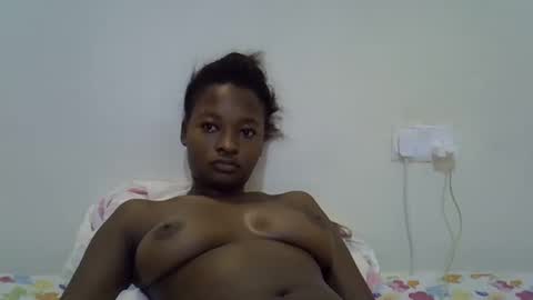 sweet_lunaz online show from October 26, 1:22 am