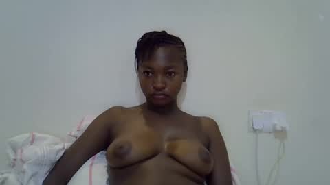 sweet_lunaz online show from October 27, 2:37 am