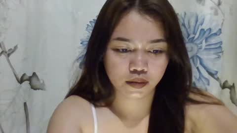 Snapshot of sweet_mae28xx chatting on July 2, 5:57 am sweet_mae28xx online show from July 2, 5:57 am