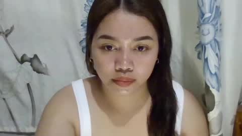 Snapshot of sweet_mae28xx chatting on July 6, 11:07 am sweet_mae28xx online show from July 6, 11:07 am