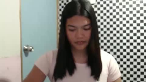 Snapshot of sweet_mary_onboard chatting on April 21, 3:28 pm sweet_mary_onboard online show from April 21, 3:28 pm