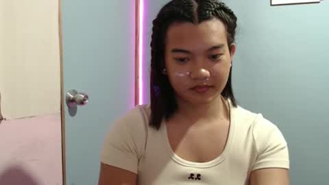 Snapshot of sweet_mary_onboard chatting on May 8, 7:46 am sweet_mary_onboard online show from May 8, 7:46 am