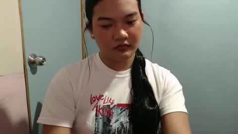 Snapshot of sweet_mary_onboard chatting on June 1, 3:14 pm sweet_mary_onboard online show from June 1, 3:14 pm