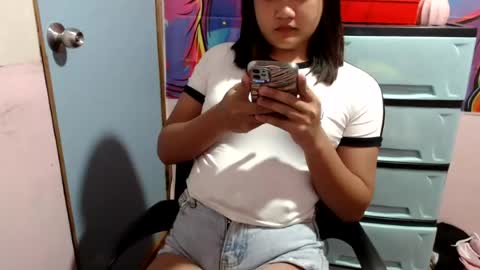 Snapshot of sweet_mary_onboard chatting on July 28, 3:43 pm sweet_mary_onboard online show from July 28, 3:43 pm