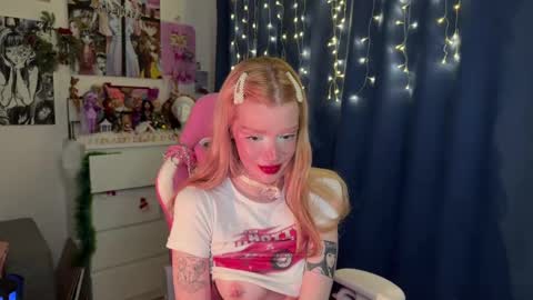 Snapshot of sweet_melissa133 chatting on December 18, 4:17 pm Melissa. Join me on Fansly link in social medias online show from December 18, 4:17 pm