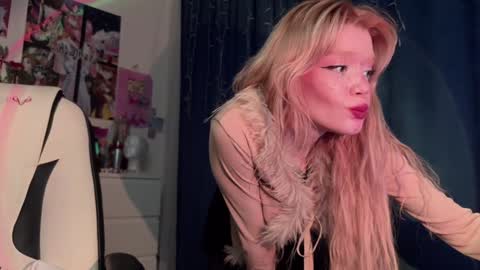 Snapshot of sweet_melissa133 chatting on January 18, 10:39 pm Melissa. Join me on Fansly link in social medias online show from January 18, 10:39 pm