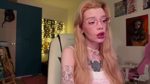 Snapshot of sweet_melissa133 chatting on January 26, 10:02 pm Melissa. Join me on Fansly link in social medias online show from January 26, 10:02 pm