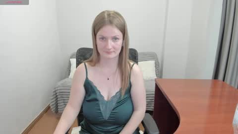 Mila online show from April 16, 9:39 pm