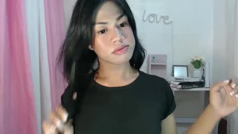 Snapshot of sweet_melonxxx chatting on December 4, 10:13 am Melon online show from December 4, 10:13 am