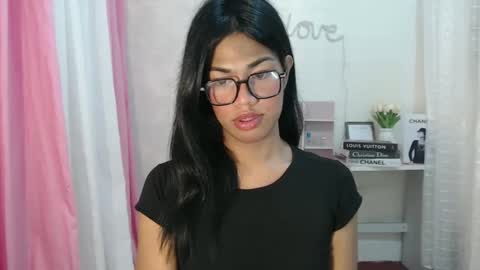 Snapshot of sweet_melonxxx chatting on December 5, 9:06 pm Melon online show from December 5, 9:06 pm