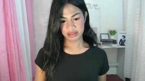 Snapshot of sweet_melonxxx chatting on December 7, 11:45 pm Melon online show from December 7, 11:45 pm