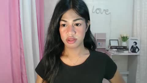 Snapshot of sweet_melonxxx chatting on December 9, 11:47 am Melon online show from December 9, 11:47 am