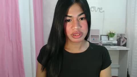 Snapshot of sweet_melonxxx chatting on December 23, 2:39 pm Melon online show from December 23, 2:39 pm