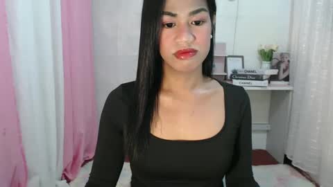 Snapshot of sweet_melonxxx chatting on January 3, 4:44 am Melon online show from January 3, 4:44 am