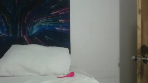 sweet_miamia online show from September 22, 11:40 pm