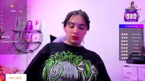 Snapshot of sweet_miiaa chatting on November 29, 5:32 am Mia Johns online show from November 29, 5:32 am