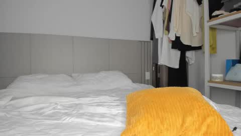 Sofi online show from February 22, 11:58 pm