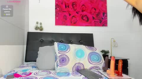 Snapshot of sweet_moniicaa chatting on February 15, 10:33 am Monica  online show from February 15, 10:33 am