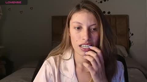 sweet_moon_v_ online show from January 16, 2:59 am