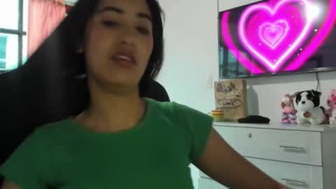 Nhaomy online show from December 15, 9:08 pm