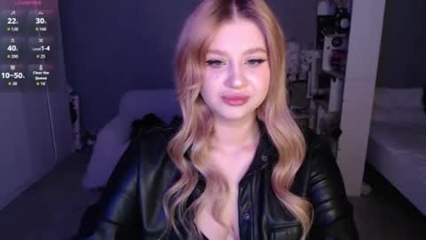 sweet_nicole_333 online show from April 11, 8:18 am