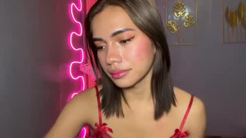sweet_nikki03 online show from April 2, 10:51 pm