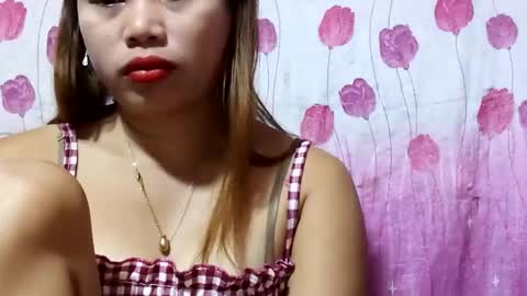 Snapshot of sweet_nina4uxx chatting on February 4, 11:53 pm Nina online show from February 4, 11:53 pm