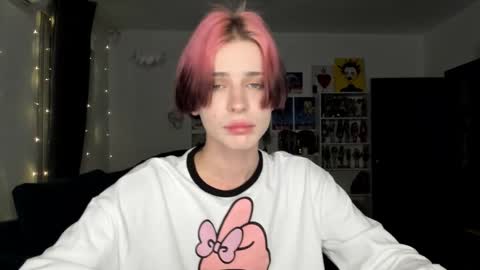 kira online show from January 10, 5:04 pm