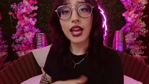 Roxanee online show from April 21, 9:28 pm