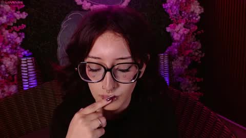 Roxanee online show from May 30, 9:01 pm