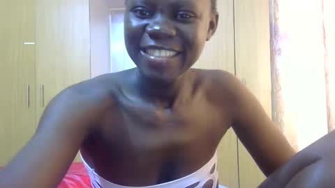 Snapshot of sweet_sharon01 chatting on October 20, 12:05 pm Sharon online show from October 20, 12:05 pm