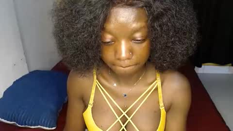 ellanah Tracie online show from October 31, 12:44 am