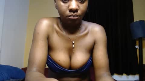 ellanah Tracie online show from May 16, 2:19 am