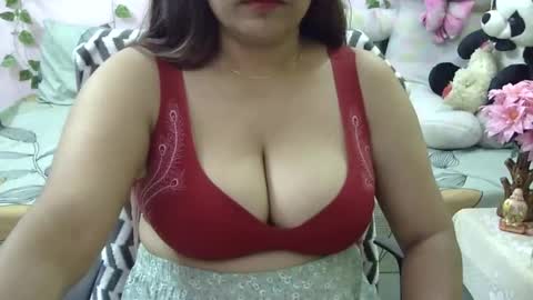 Snapshot of sweet_shivani chatting on March 27, 8:48 am sweet_shivani online show from March 27, 8:48 am