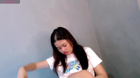 Leah online show from December 9, 9:17 am