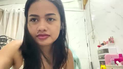 Leah online show from May 1, 12:43 pm