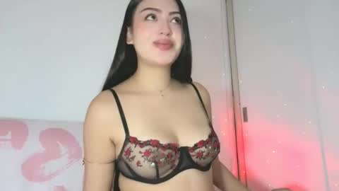 sweet_sophie_7 online show from April 9, 3:28 am