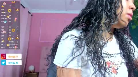 Snapshot of sweet_starxx chatting on May 27, 11:13 pm Yeileen online show from May 27, 11:13 pm
