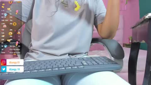Snapshot of sweet_starxx chatting on June 5, 8:36 pm Yeileen online show from June 5, 8:36 pm