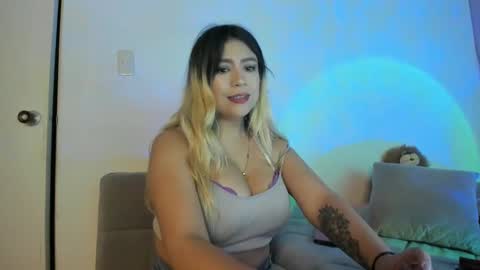 Snapshot of sweet_stephaniee chatting on January 2, 11:16 pm              online show from January 2, 11:16 pm